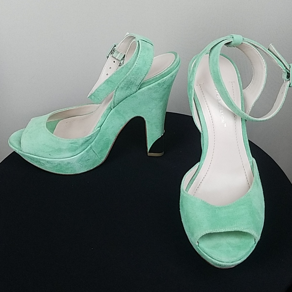 BCBGeneration Suede Heels BG Nellie green Used